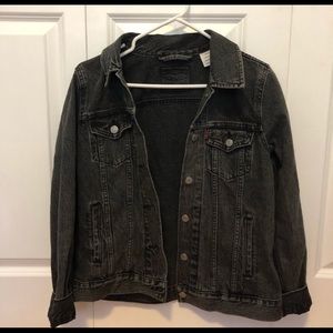 Vintage black Levi’s jacket
